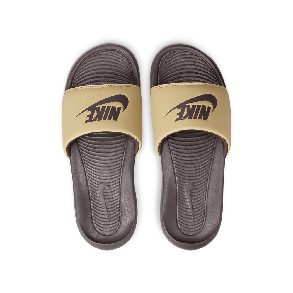 Slapi Nike VICTORI ONE SLIDE photo Slapi Nike VICTORI ONE SLIDE photo