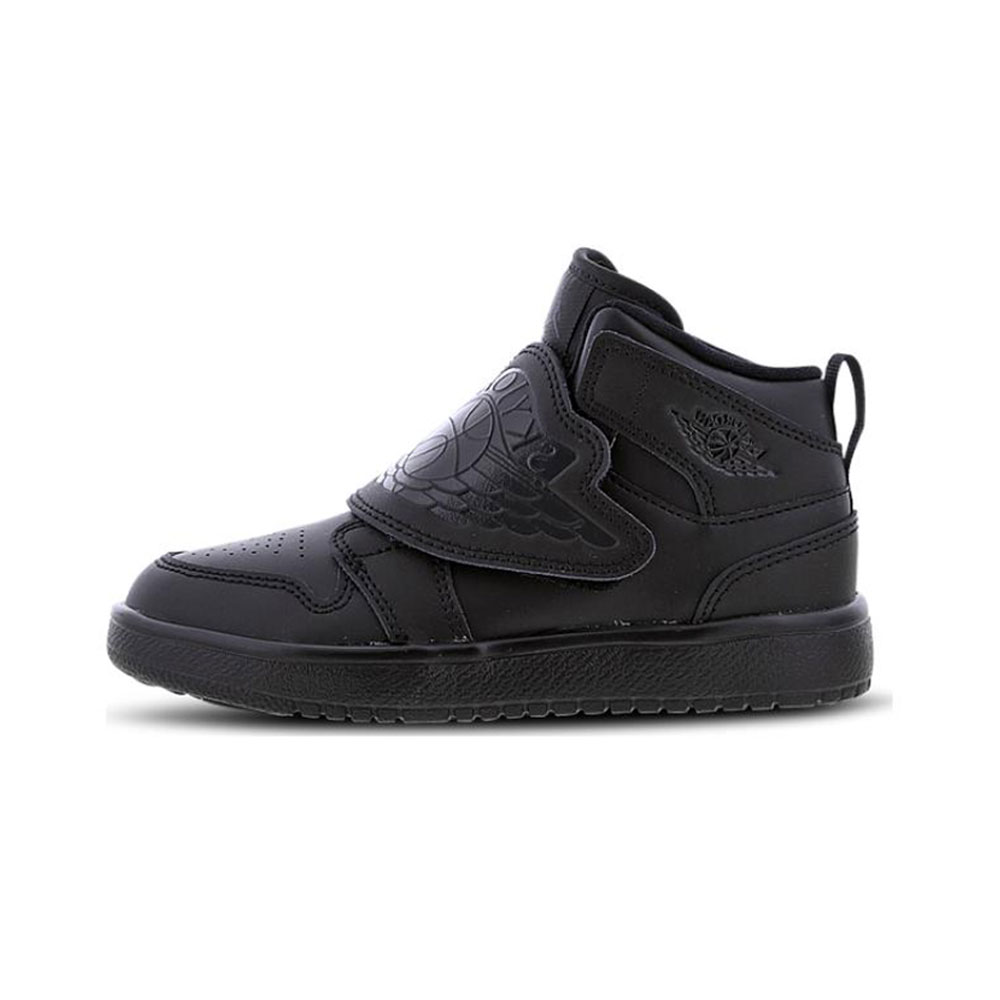 Кроссовки Nike SKY JORDAN 1 BP photo Кроссовки Nike SKY JORDAN 1 BP photo
