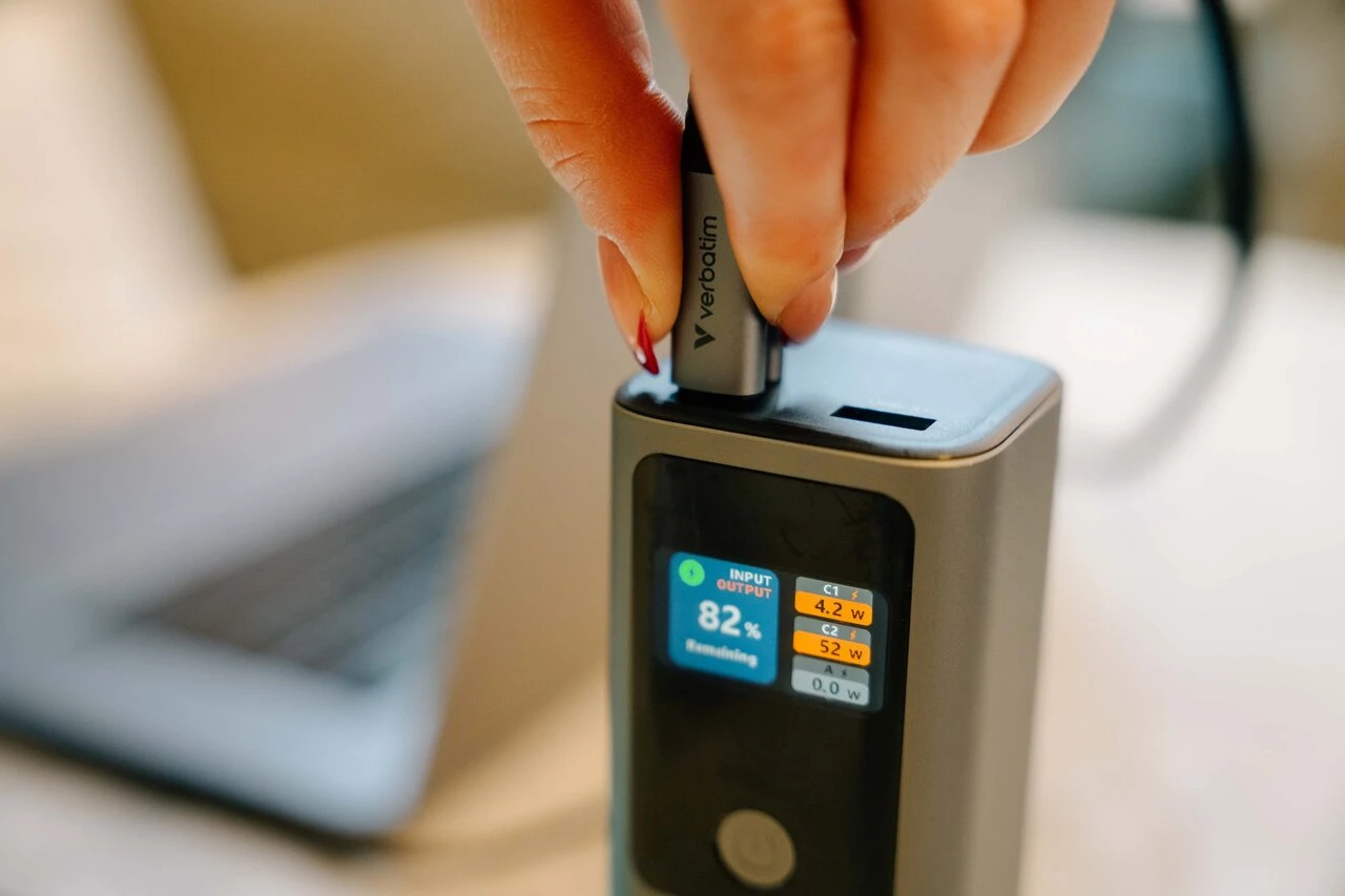 Power Bank Verbatim Charge 'n' Go/ 27.000 mAh / Gray photo 5