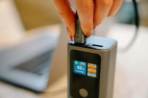 Power Bank Verbatim Charge 'n' Go/ 27.000 mAh / Gray thumbnav 5