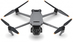 (957092) DJI Mavic 3 Pro FMC+Controller 5.5" - Portable Drone,DJI RC 5.5",48MP 4K/60fps 70mm eq.,20MP 5.1K/50fps 24mm eq.,12MP 4K/60fps 166mm eq. cams,f/2.8–f/11,max.6000m height/28km flight dist./75.6kmph speed,flight 43min,Bat5000mAh,958g (3 batteries,6 