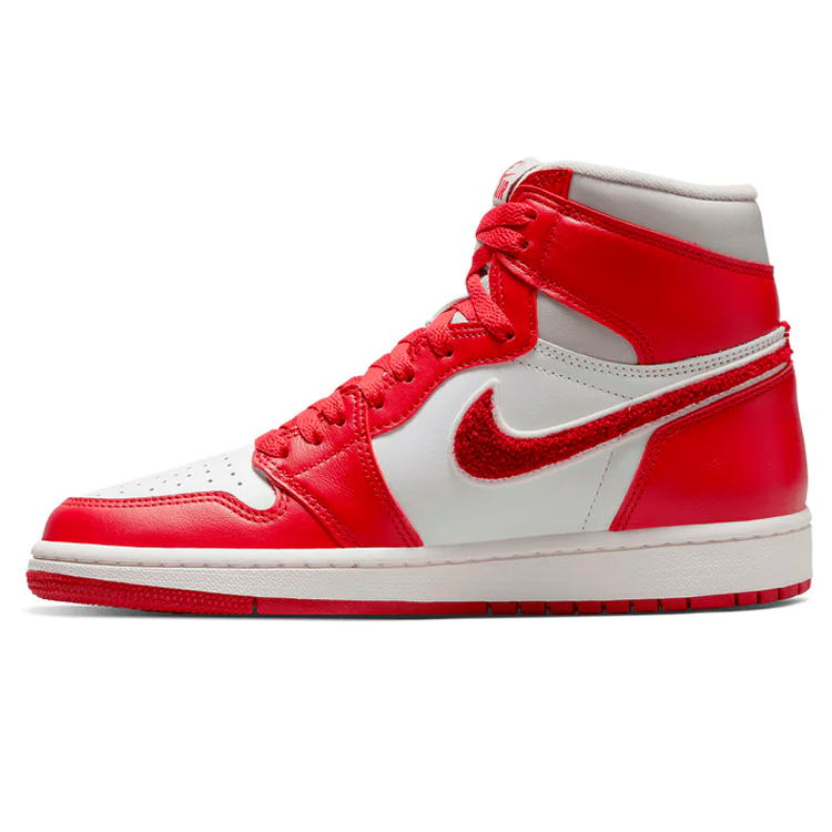 Кроссовки Nike JORDAN 1 HIGH OG (PS) / Женский / 35 / Красный/Белый photo 1 Кроссовки Nike JORDAN 1 HIGH OG (PS) / Женский / 35 / Красный/Белый photo 1