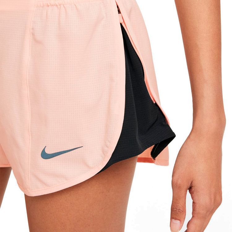 Sorti Nike W NK RUN DVN TEMPO LX SHORT / Femei / L / Bej photo 3