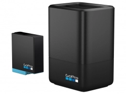 GoPro Incarcator pentru baterie dublu + baterie (HERO8 Black) Conveniently charges 2xHERO8 Black camera batteries simultaneously. Includes a spare 1220mAh lithium-ion rechargeable battery for HERO8 Black. Compatible: HERO8 Black, HERO7 Black, HERO6 B 