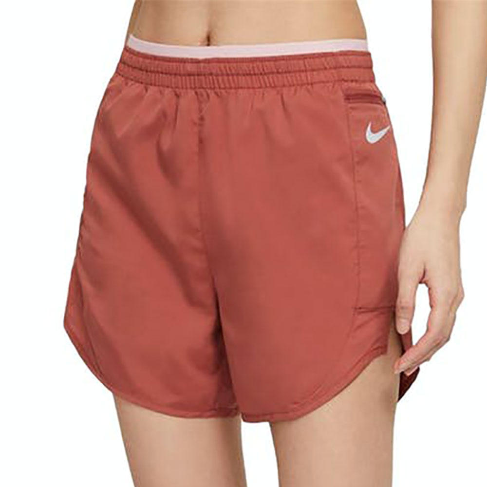 Шорты Nike W NK TEMPO LUXE SHORT 5IN photo Шорты Nike W NK TEMPO LUXE SHORT 5IN photo