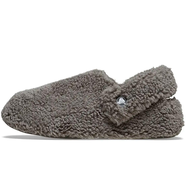 Slapi Crocs Classic Cozzzy Slipper photo Slapi Crocs Classic Cozzzy Slipper photo