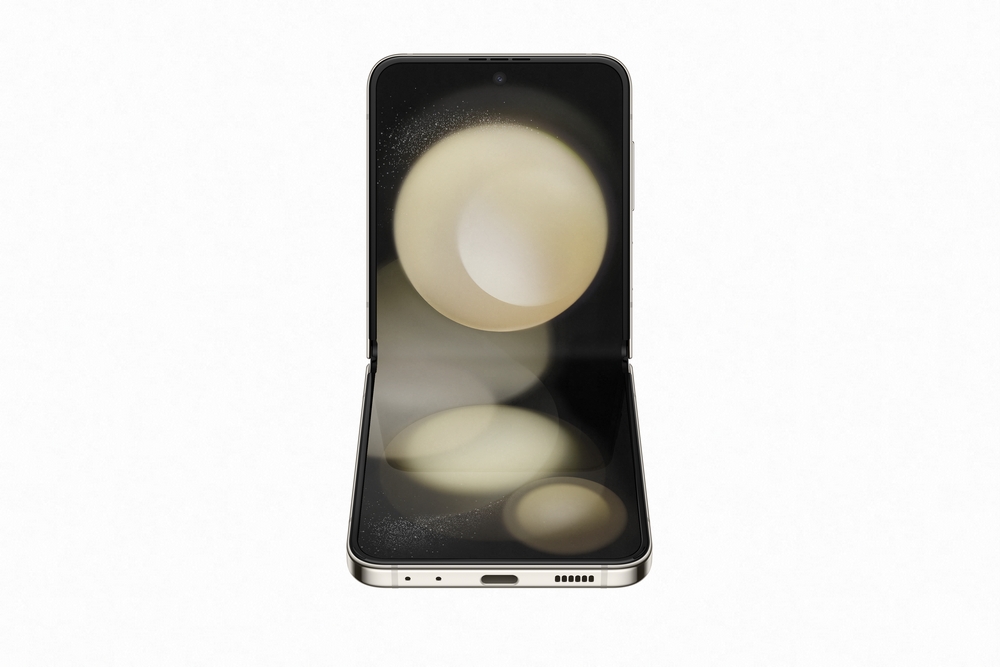 Смартфон Samsung Galaxy Flip5 / 6.7'' / 8 ГБ / 256 ГБ / Бежевый photo 6